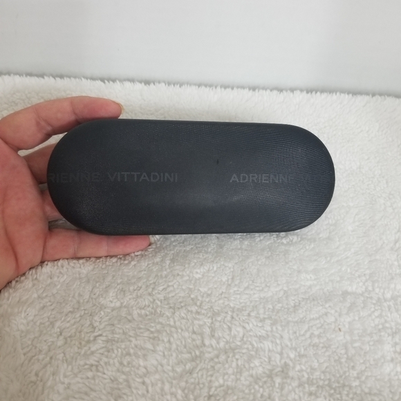 Adrienne Vittadini Sunglass case - Picture 1 of 6